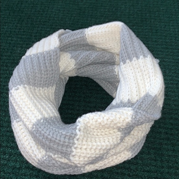 Winter neck wrap/scarf - Picture 1 of 3